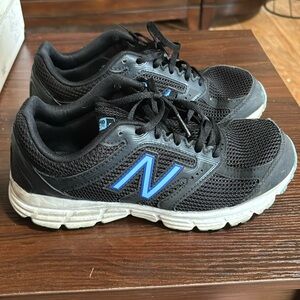 Black and blue new balance sneaker 460 tech ride